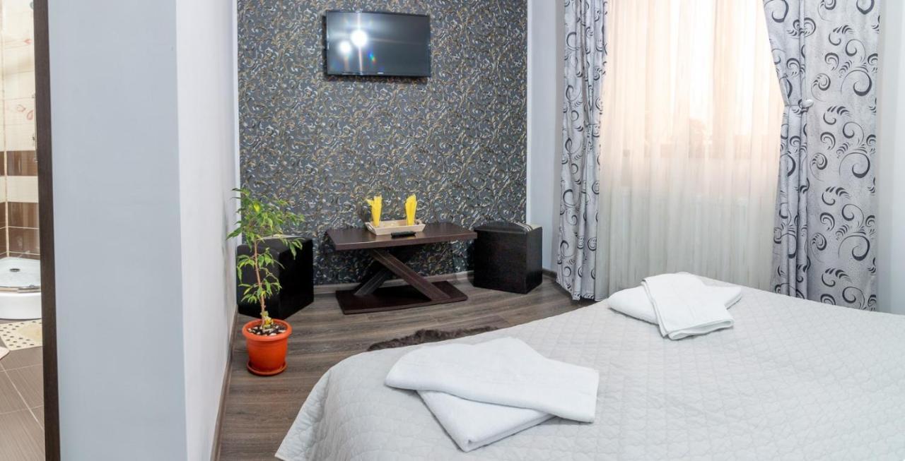 Casa Lazar Hotel Busteni Ngoại thất bức ảnh